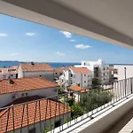 Apartment Rooftop 51 *