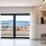 Rooftop 51 Apartment